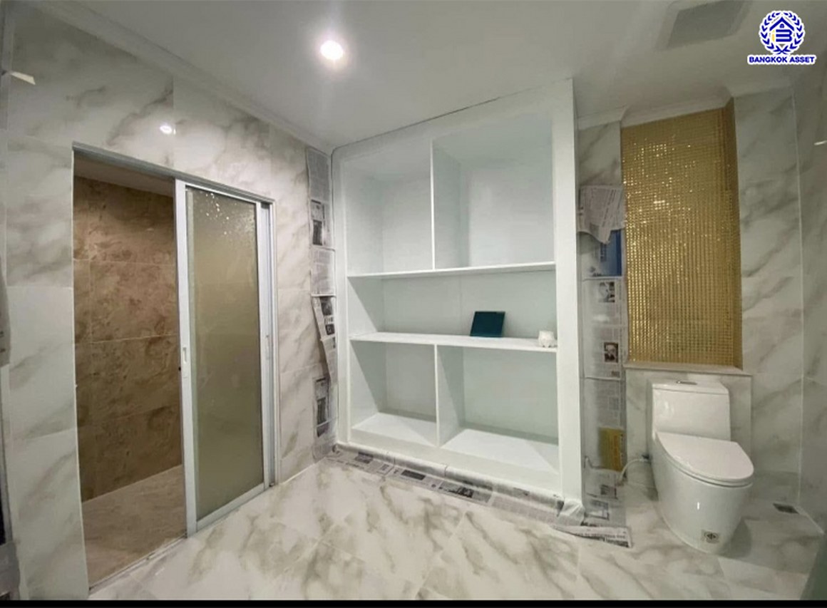 *****บ้านเดี่ยวมือสองนนทบุรี โครงการ ธารา ราชพฤกษ์-ปิ่นเกล้า หลังมุม เนื้อที่ 84 ตร.ว. พื้นที่ใช้สอย 290 ตร.ม. ฟังก์ชัน 3 ห้องนอน 3 ห้องน้ำ 2 ที่จอดรถ บ้านสวยพร้อมเข้าอยู่ ทำเลโครงการดี เดินทางสะดวก เชื่อมต่อถนนนครอินทร์ ถนนกาญจนาภิเษก ใกล้รถไฟฟ้าสายสีแดง "สถานีตลิ่งชัน" และจุดขึ้นทางด่วน "ศรีรัช-วงแหวนรอบนอก"