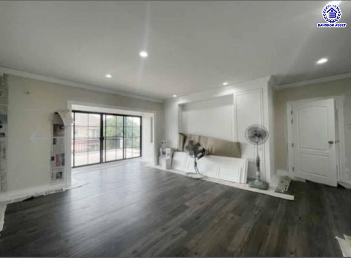 *****บ้านเดี่ยวมือสองนนทบุรี โครงการ ธารา ราชพฤกษ์-ปิ่นเกล้า หลังมุม เนื้อที่ 84 ตร.ว. พื้นที่ใช้สอย 290 ตร.ม. ฟังก์ชัน 3 ห้องนอน 3 ห้องน้ำ 2 ที่จอดรถ บ้านสวยพร้อมเข้าอยู่ ทำเลโครงการดี เดินทางสะดวก เชื่อมต่อถนนนครอินทร์ ถนนกาญจนาภิเษก ใกล้รถไฟฟ้าสายสีแดง "สถานีตลิ่งชัน" และจุดขึ้นทางด่วน "ศรีรัช-วงแหวนรอบนอก"