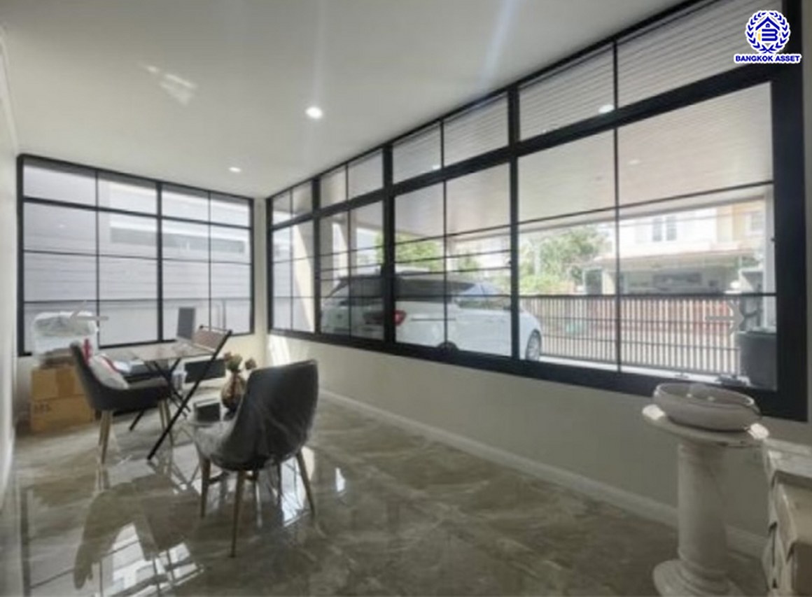 *****บ้านเดี่ยวมือสองนนทบุรี โครงการ ธารา ราชพฤกษ์-ปิ่นเกล้า หลังมุม เนื้อที่ 84 ตร.ว. พื้นที่ใช้สอย 290 ตร.ม. ฟังก์ชัน 3 ห้องนอน 3 ห้องน้ำ 2 ที่จอดรถ บ้านสวยพร้อมเข้าอยู่ ทำเลโครงการดี เดินทางสะดวก เชื่อมต่อถนนนครอินทร์ ถนนกาญจนาภิเษก ใกล้รถไฟฟ้าสายสีแดง "สถานีตลิ่งชัน" และจุดขึ้นทางด่วน "ศรีรัช-วงแหวนรอบนอก"