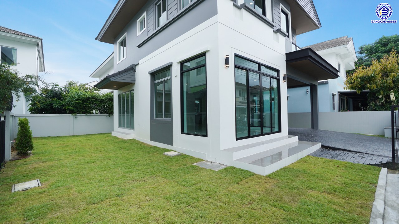 บ้านมือสองตกแต่งใหม่ จาก L&H โครงการ มัณฑนา นครอินทร์-พระราม5 เนื้อที่ดิน 56.9 ตร.ว. พื้นที่ใช้สอย 176.1 ตร.ม. ฟังก์ชัน 3 ห้องนอน 3 ห้องน้ำ จอดรถได้ 2 คัน พื้นที่รอบบ้านกว้างขวางสามารถปรับเป็นพื้นที่อเนกประสงค์ หรือต่อเติมเพิ่มเติมได้ Facility ภายในโครงการครบครัน บนทำเลติดถนนนครอินทร์ ใกล้ทางด่วน "ประจิมรัถยา" และรถไฟฟ้าสายสีม่วง "สถานีบางรักใหญ่"