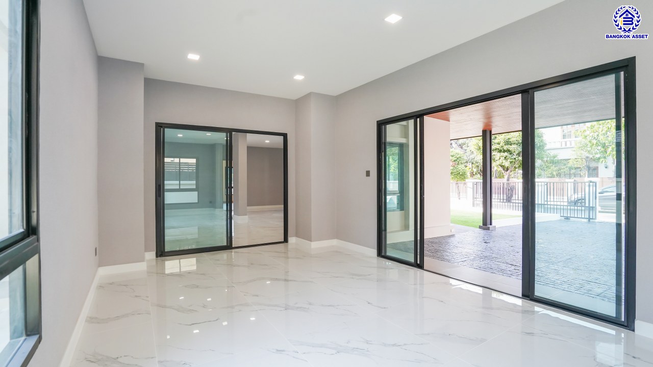 บ้านมือสองตกแต่งใหม่ โครงการ บ้านสวนพุทธมณฑล พุทธมณฑลสาย1 หลังมุม เนื้อที่ 126.7 ตร.ว. พื้นที่ใช้สอย 458.18 ตร.ม. ฟังก์ชัน 4 ห้องนอน 5 ห้องน้ำ 1 ห้องอเนกประสงค์ 1 ห้องแม่บ้าน จอดรถได้ 3 คัน บนทำเลเดินทางสะดวก ติดถนนพุทธมณฑลสาย1 เชื่อมต่อถนนบรมราชชนนี ใกล้ทางด่วน "คู่ขนานลอยฟ้าบรมราชชนนี" และเซ็นทรัล ปิ่นเกล้า