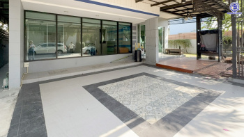 *****บ้านเดี่ยวมือสองย่านนนทบุรี โครงการ รสิกา วิลล่าการ์เด้น3 รัตนาธิเบศร์ พร้อมเข้าอยู่ เนื้อที่ 59.60 ตร.ว. พื้นที่ใช้สอย 175 ตร.ม. ฟังก์ชัน 4 ห้องนอน 3 ห้องน้ำ จอดรถได้ 2 คัน บรรยากาศเป็นส่วนตัว บนทำเลศักยภาพ ใกล้เซ็นทรัลเวสต์เกต เชื่อมต่อหลายเส้นทาง ถนนรัตนาธิเบศร์, ถนนกาญจนาภิเษก ถนนราชพฤกษ์ และรถไฟฟ้าสายสีม่วง "สถานีบางพลู"