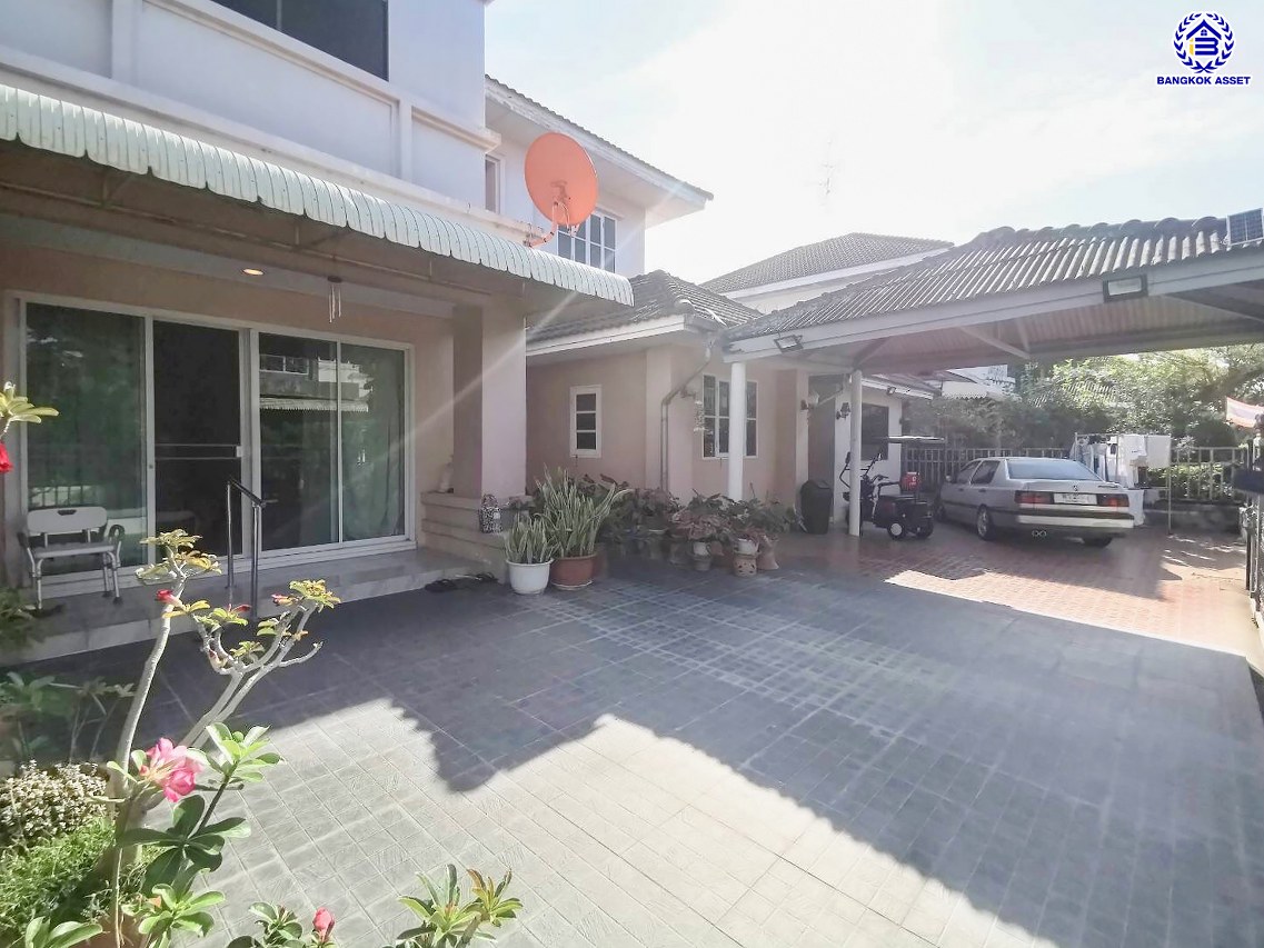 บ้านเดี่ยวมือสองนนทบุรี โครงการ ชัยพฤกษ์ บางบัวทอง เนื้อที่ 120.20 ตร.ว. พื้นที่ใช้สอย 285 ตร.ม. ฟังก์ชัน 5 ห้องนอน 3 ห้องน้ำ จอดรถได้ 4 คัน พร้อมแถมฟรี! เครื่องปรับอากาศ 3 เครื่อง ทำเลติดถนนบางกรวย-ไทรน้อย เชื่อมต่อถนนกาญจนาภิเษก ใกล้เซ็นทรัลเวสต์เกต และรถไฟฟ้าสายสีม่วง "สถานีบางพลู"