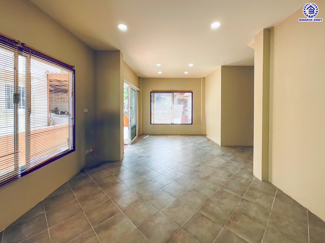 *****บ้านเดี่ยวมือสองปทุมธานี โครงการ ดิสคอฟเวอรี่ บาหลีก้า ลำลูกกา เนื้อที่ 68.20 ตร.ว. พื้นที่ใช้สอย 160 ตร.ม. ฟังก์ชัน 3 ห้องนอน 3 ห้องน้ำ จอดรถได้ 2 คัน พร้อมแถมฟรี! เครื่องปรับอากาศ บนทำเลดีที่สุด เชื่อมต่อถนนพระองค์เจ้าสาย4, ถนนลำลูกกา, ถนนรังสิต-นครนายก ใกล้ฟิวเจอร์พารค์รังสิต