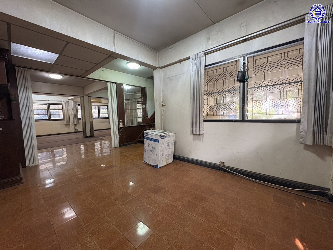 *****บ้านเดี่ยวมือสอง โครงการ ชวนชื่นกรีนวิลล์ พุทธมณฑลสาย2 เนื้อที่ 68 ตร.ว. พื้นที่ใช้สอย 200 ตร.ม. 4 ห้องนอน 3 ห้องน้ำ 3 ที่จอดรถ บนทำเลศักยภาพ เชื่อมต่อ ถ.พุทธมณฑลสาย2 และ ถ.กาญจนาภิเษก ใกล้ทางคู่ขนานลอยฟ้าบรมราชชนนี, เซ็นทรัลปิ่นเกล้า และ ใกล้มหาวิทยาลัยมหิดล