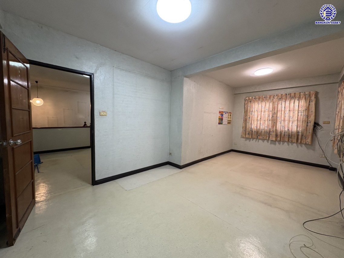 *****บ้านเดี่ยวมือสอง โครงการ ชวนชื่นกรีนวิลล์ พุทธมณฑลสาย2 เนื้อที่ 68 ตร.ว. พื้นที่ใช้สอย 200 ตร.ม. 4 ห้องนอน 3 ห้องน้ำ 3 ที่จอดรถ บนทำเลศักยภาพ เชื่อมต่อ ถ.พุทธมณฑลสาย2 และ ถ.กาญจนาภิเษก ใกล้ทางคู่ขนานลอยฟ้าบรมราชชนนี, เซ็นทรัลปิ่นเกล้า และ ใกล้มหาวิทยาลัยมหิดล