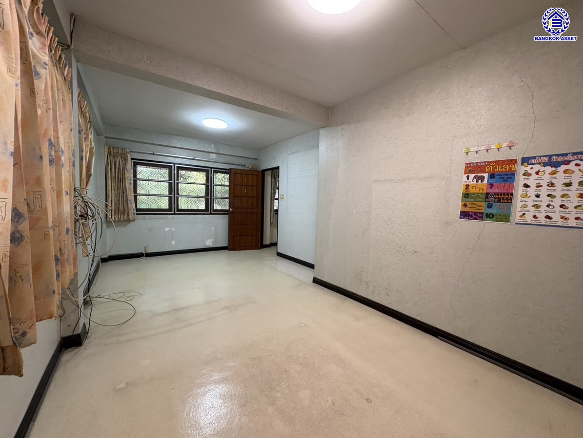 *****บ้านเดี่ยวมือสอง โครงการ ชวนชื่นกรีนวิลล์ พุทธมณฑลสาย2 เนื้อที่ 68 ตร.ว. พื้นที่ใช้สอย 200 ตร.ม. 4 ห้องนอน 3 ห้องน้ำ 3 ที่จอดรถ บนทำเลศักยภาพ เชื่อมต่อ ถ.พุทธมณฑลสาย2 และ ถ.กาญจนาภิเษก ใกล้ทางคู่ขนานลอยฟ้าบรมราชชนนี, เซ็นทรัลปิ่นเกล้า และ ใกล้มหาวิทยาลัยมหิดล