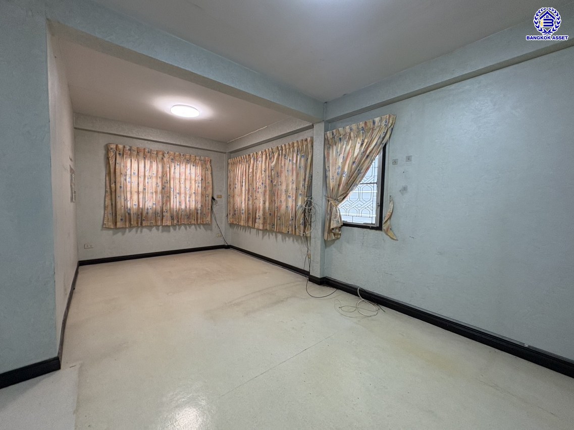 *****บ้านเดี่ยวมือสอง โครงการ ชวนชื่นกรีนวิลล์ พุทธมณฑลสาย2 เนื้อที่ 68 ตร.ว. พื้นที่ใช้สอย 200 ตร.ม. 4 ห้องนอน 3 ห้องน้ำ 3 ที่จอดรถ บนทำเลศักยภาพ เชื่อมต่อ ถ.พุทธมณฑลสาย2 และ ถ.กาญจนาภิเษก ใกล้ทางคู่ขนานลอยฟ้าบรมราชชนนี, เซ็นทรัลปิ่นเกล้า และ ใกล้มหาวิทยาลัยมหิดล