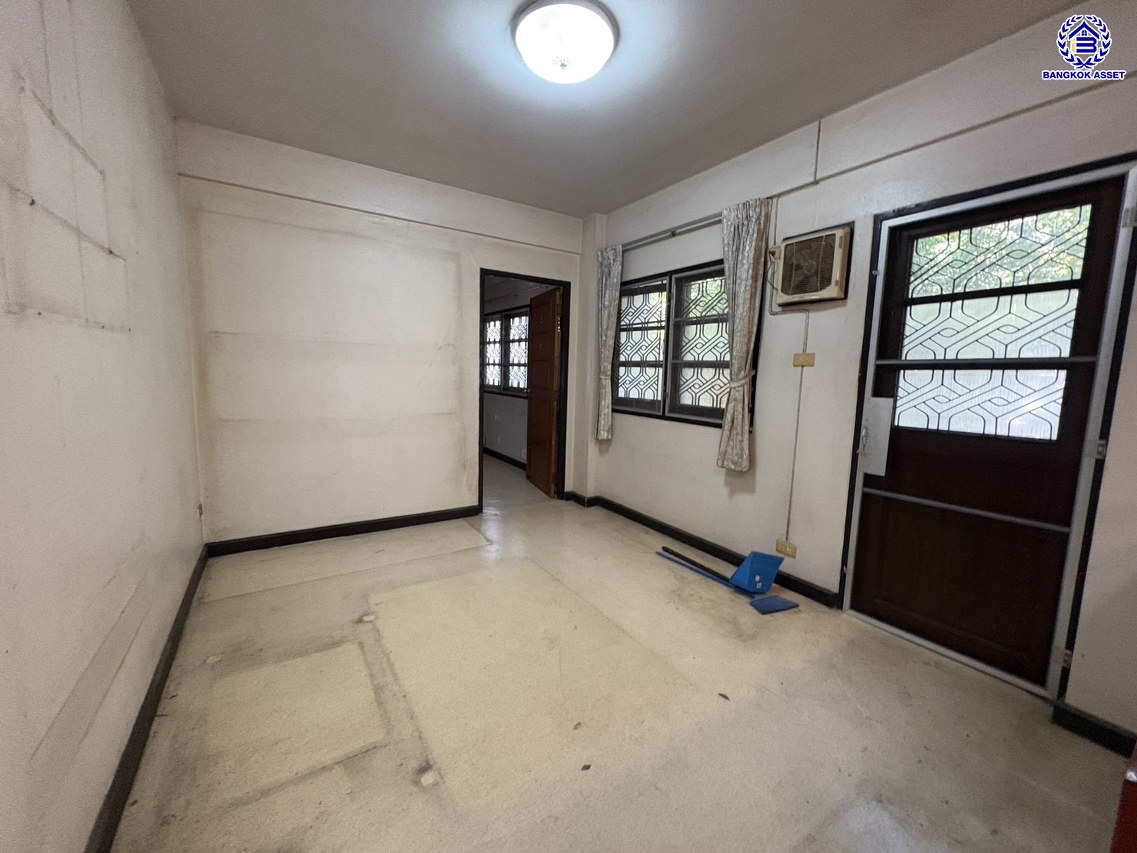 *****บ้านเดี่ยวมือสอง โครงการ ชวนชื่นกรีนวิลล์ พุทธมณฑลสาย2 เนื้อที่ 68 ตร.ว. พื้นที่ใช้สอย 200 ตร.ม. 4 ห้องนอน 3 ห้องน้ำ 3 ที่จอดรถ บนทำเลศักยภาพ เชื่อมต่อ ถ.พุทธมณฑลสาย2 และ ถ.กาญจนาภิเษก ใกล้ทางคู่ขนานลอยฟ้าบรมราชชนนี, เซ็นทรัลปิ่นเกล้า และ ใกล้มหาวิทยาลัยมหิดล