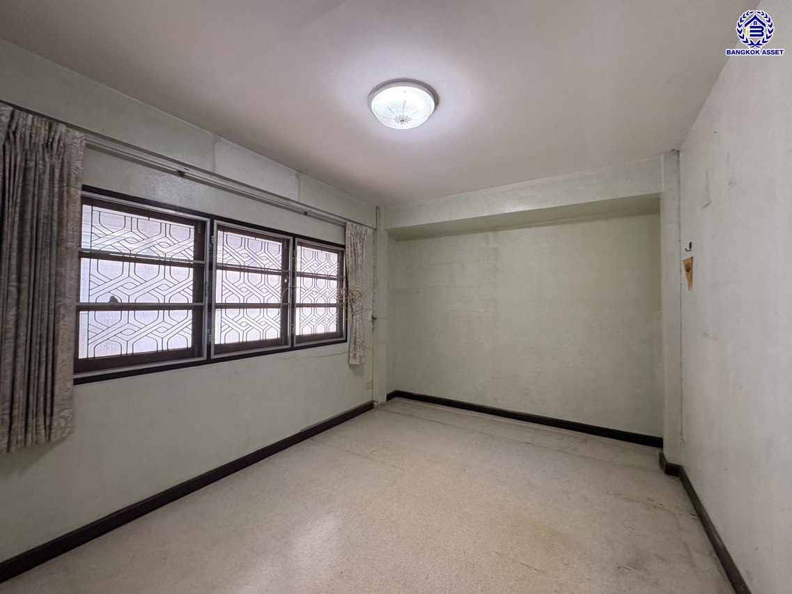 *****บ้านเดี่ยวมือสอง โครงการ ชวนชื่นกรีนวิลล์ พุทธมณฑลสาย2 เนื้อที่ 68 ตร.ว. พื้นที่ใช้สอย 200 ตร.ม. 4 ห้องนอน 3 ห้องน้ำ 3 ที่จอดรถ บนทำเลศักยภาพ เชื่อมต่อ ถ.พุทธมณฑลสาย2 และ ถ.กาญจนาภิเษก ใกล้ทางคู่ขนานลอยฟ้าบรมราชชนนี, เซ็นทรัลปิ่นเกล้า และ ใกล้มหาวิทยาลัยมหิดล