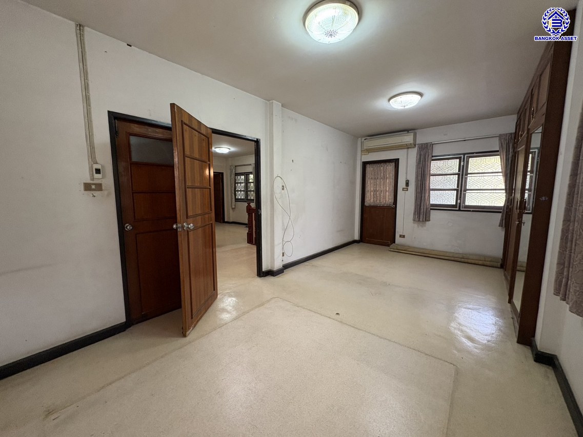 *****บ้านเดี่ยวมือสอง โครงการ ชวนชื่นกรีนวิลล์ พุทธมณฑลสาย2 เนื้อที่ 68 ตร.ว. พื้นที่ใช้สอย 200 ตร.ม. 4 ห้องนอน 3 ห้องน้ำ 3 ที่จอดรถ บนทำเลศักยภาพ เชื่อมต่อ ถ.พุทธมณฑลสาย2 และ ถ.กาญจนาภิเษก ใกล้ทางคู่ขนานลอยฟ้าบรมราชชนนี, เซ็นทรัลปิ่นเกล้า และ ใกล้มหาวิทยาลัยมหิดล