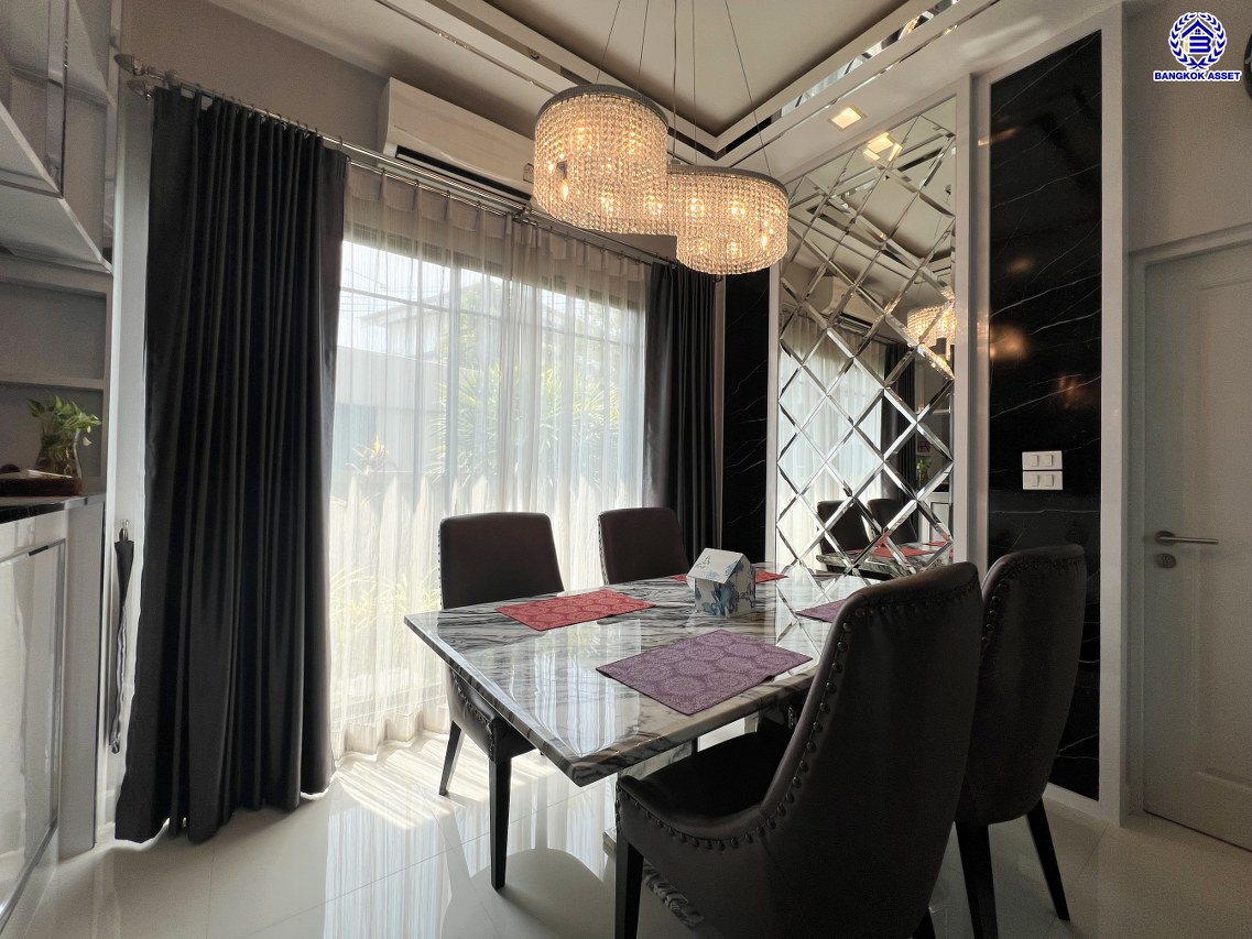 *****บ้านเดี่ยวมือสอง โครงการ ไลฟ์บางกอกบูเลอวาร์ด ราชพฤกษ์-รัตนาธิเบศร์ หลังมุม เนื้อที่ 75.60 ตร.ว. พื้นที่ใช้สอย 250 ตร.ม. ฟังก์ชัน 5 ห้องนอน 3 ห้องน้ำ 2 ที่จอดรถ แถมฟรี! เครื่องปรับอากาศ บนทำเลเดินทางสะดวก เชื่อมต่อถนนชัยพฤกษ์ ถนนราชพฤกษ์ ถนนรัตนาธิเบศร์ ใกล้รถไฟฟ้าสายสีม่วง "สถานีบางรักน้อยท่าอิฐ" และจุดขึ้นทางด่วน "ศรีรัช"