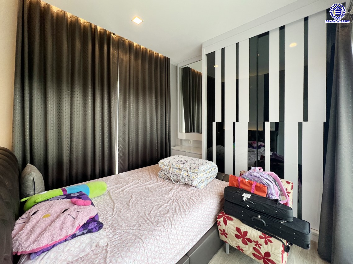 *****บ้านเดี่ยวมือสอง โครงการ ไลฟ์บางกอกบูเลอวาร์ด ราชพฤกษ์-รัตนาธิเบศร์ หลังมุม เนื้อที่ 75.60 ตร.ว. พื้นที่ใช้สอย 250 ตร.ม. ฟังก์ชัน 5 ห้องนอน 3 ห้องน้ำ 2 ที่จอดรถ แถมฟรี! เครื่องปรับอากาศ บนทำเลเดินทางสะดวก เชื่อมต่อถนนชัยพฤกษ์ ถนนราชพฤกษ์ ถนนรัตนาธิเบศร์ ใกล้รถไฟฟ้าสายสีม่วง "สถานีบางรักน้อยท่าอิฐ" และจุดขึ้นทางด่วน "ศรีรัช"