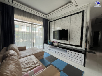 *****บ้านเดี่ยวมือสอง โครงการ ไลฟ์บางกอกบูเลอวาร์ด ราชพฤกษ์-รัตนาธิเบศร์ หลังมุม เนื้อที่ 75.60 ตร.ว. พื้นที่ใช้สอย 250 ตร.ม. ฟังก์ชัน 5 ห้องนอน 3 ห้องน้ำ 2 ที่จอดรถ แถมฟรี! เครื่องปรับอากาศ บนทำเลเดินทางสะดวก เชื่อมต่อถนนชัยพฤกษ์ ถนนราชพฤกษ์ ถนนรัตนาธิเบศร์ ใกล้รถไฟฟ้าสายสีม่วง "สถานีบางรักน้อยท่าอิฐ" และจุดขึ้นทางด่วน "ศรีรัช"