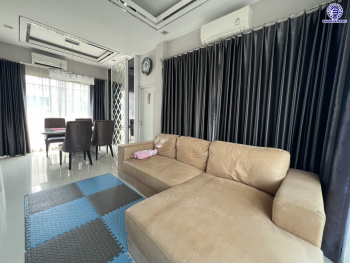 *****บ้านเดี่ยวมือสอง โครงการ ไลฟ์บางกอกบูเลอวาร์ด ราชพฤกษ์-รัตนาธิเบศร์ หลังมุม เนื้อที่ 75.60 ตร.ว. พื้นที่ใช้สอย 250 ตร.ม. ฟังก์ชัน 5 ห้องนอน 3 ห้องน้ำ 2 ที่จอดรถ แถมฟรี! เครื่องปรับอากาศ บนทำเลเดินทางสะดวก เชื่อมต่อถนนชัยพฤกษ์ ถนนราชพฤกษ์ ถนนรัตนาธิเบศร์ ใกล้รถไฟฟ้าสายสีม่วง "สถานีบางรักน้อยท่าอิฐ" และจุดขึ้นทางด่วน "ศรีรัช"