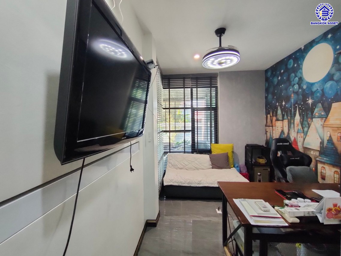 บ้านเดี่ยวมือสอง โครงการ ซอยคลองวัฒนา พุทธมณฑลสาย4 หลังริม เนื้อที่ 119 ตร.ว. พื้นที่ 225.18 ตร.ม. ฟังก์ชัน 3 ห้องนอน 3 ห้องน้ำ 3 ที่จอดรถ บ้านสภาพพร้อมอยู่ บนทำเลเดินทางเข้า-ออกในเมืองสะดวก เชื่อมต่อถนนบรมราชชนนี ถนนพุทธมณฑลสาย5 ถนนเพชรเกษม จองเลย!