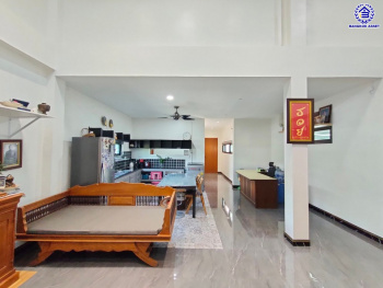 บ้านเดี่ยวมือสอง โครงการ ซอยคลองวัฒนา พุทธมณฑลสาย4 หลังริม เนื้อที่ 119 ตร.ว. พื้นที่ 225.18 ตร.ม. ฟังก์ชัน 3 ห้องนอน 3 ห้องน้ำ 3 ที่จอดรถ บ้านสภาพพร้อมอยู่ บนทำเลเดินทางเข้า-ออกในเมืองสะดวก เชื่อมต่อถนนบรมราชชนนี ถนนพุทธมณฑลสาย5 ถนนเพชรเกษม จองเลย!