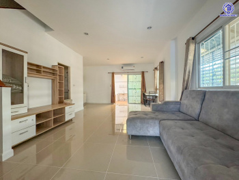 *****ทาวน์เฮ้าส์มือสอง โครงการ เดอะกรีนเนอรี่7 ปิ่นเกล้า-พุทธมณฑล หลังมุม บนเนื้อที่ 30.80 ตร.ว พื้นที่ใช้สอย 174 ตร.ม. ฟังก์ชัน 3 ห้องนอน 2 ห้องน้ำ 2 ที่จอดรถ แถมฟรี! เครื่องปรับอากาศ เครื่องทำน้ำอุ่น บนทำเลติดถนนพุทธมณฑลสาย4 ตอบโจทย์กับทุกครอบครัว ใกล้แหล่งช้อปปิ้ง "เซ็นทรัล ศาลายา" รถไฟฟ้าสายสีน้ำเงิน "สถานีหลักสอง" และจุดขึ้นทางด่วน "ศรีรัช"