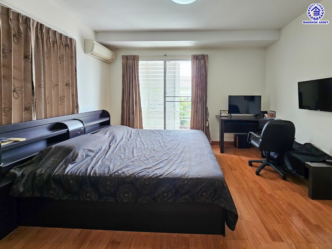 บ้านแฝดมือสอง โครงการ โฮมเพลส วงแหวน-รัตนาธิเบศร์ หลังริม! เนื้อที่ 45.20 ตร.ว. พื้นที่ใช้สอย 150 ตร.ม. ฟังก์ชัน 3 ห้องนอน 2 ห้องน้ำ ที่จอดรถ 2 คัน แถมฟรี! เครื่องปรับอากาศ พร้อมเข้าอยู่ ตั้งอยู่บนทำเลแห่งการเดินทาง ใกล้รถไฟฟ้าสายสีม่วง "สถานีคลองบางไผ่" และจุดขึ้นทางด่วน "กาญจนาภิเษก"...