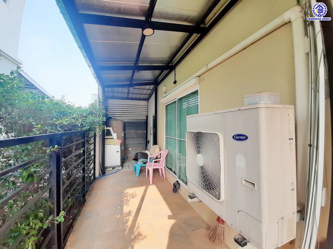 *****บ้านแฝดมือสอง โครงการ พฤกษา ลำลูกกา-วงแหวนฯ ตอบโจทย์ทุกการอยู่อาศัย บนเนื้อที่ 35.80 ตร.ว. พื้นที่ใช้สอย 128 ตร.ม. ฟังก์ชัน 4 ห้องนอน 2 ห้องน้ำ จอดรถได้ 1 คัน บนทำเลดีที่สุด เชื่อมต่อถนนลำลูกกา, ถนนนิมิตใหม่ และ ใกล้จุดขึ้นทางด่วน "ฉลองรัช"