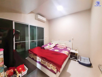 *****บ้านแฝดมือสอง โครงการ พฤกษา ลำลูกกา-วงแหวนฯ ตอบโจทย์ทุกการอยู่อาศัย บนเนื้อที่ 35.80 ตร.ว. พื้นที่ใช้สอย 128 ตร.ม. ฟังก์ชัน 4 ห้องนอน 2 ห้องน้ำ จอดรถได้ 1 คัน บนทำเลดีที่สุด เชื่อมต่อถนนลำลูกกา, ถนนนิมิตใหม่ และ ใกล้จุดขึ้นทางด่วน "ฉลองรัช"