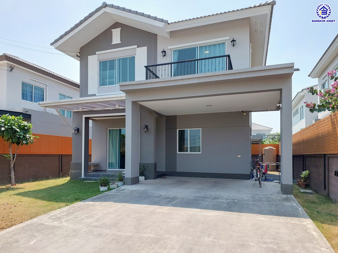 บ้านเดี่ยวมือสองกรุงเทพ โครงการ คาซ่าวิลล์ วงแหวน-รามอินทรา เนื้อที่ 59.40 ตร.ว. พื้นที่ใช้สอย 180 ตร.ม. ฟังก์ชัน 4 ห้องนอน 3 ห้องน้ำ 2 ที่จอดรถ แถมฟรี! เครื่องปรับอากาศ, เครื่องทำน้ำอุ่น, ปั๊มน้ำ แทงค์น้ำ บนทำเลเดินทางสะดวก เชื่อมต่อถนนจตุโชติ, ถนนสุขาภิบาล5, ถนนหทัยราษฎร์, ถนนรัชดา-รามอินทรา ใกล้จุดขึ้นทางด่วน "รามอินทรา-อาจณรงค์(ฉลองรัช)" และ ใกล้แฟชั่นไอส์แลนด์, เดอะพรอมานาด