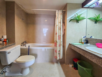 *****คอนโดมิเนียมมือสอง โครงการ ริเวอร์ เฮฟเว่น คอนโดมิเนียม พื้นที่ใช้สอย 92.25 ตร.ม. ฟังก์ชัน 2 ห้องนอน 2 ห้องน้ำ แถมฟรี! เครื่องปรับอากาศ, เครื่องทำน้ำอุ่น บนทำเลเดินทางสะดวก เชื่อมต่อถนนเจริญกรุง, ถนนพระราม3, ถนนมไหสวรรย์, ถนนเจริญราษฎร์, ถนนจันทน์ ใกล้รถไฟฟ้าเขียวเข้ม "สถานีสะพานตากสิน" และจุดขึ้นทางด่วน "พระราม3"