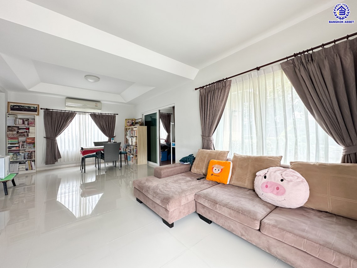 *****บ้านเดี่ยวมือสองนนทบุรี โครงการ ชัยพฤกษ์ ปิ่นเกล้า-กาญจนาฯ เนื้อที่ 88.40 ตร.ว. พื้นที่ใช้สอย 240 ตร.ม. ฟังก์ชัน 4 ห้องนอน 3 ห้องน้ำ 2 ที่จอดรถ พร้อมอยู่ สภาพแวดล้อมดี เดินทางสะดวก เชื่อมต่อถนนกาญจนาภิเษก, ถนนนครอินทร์, ถนนราชพฤกษ์ ใกล้รถไฟฟ้าสายสีม่วง "สถานีตลาดบางใหญ่" และจุดขึ้นทางด่วน "ศรีรัช"