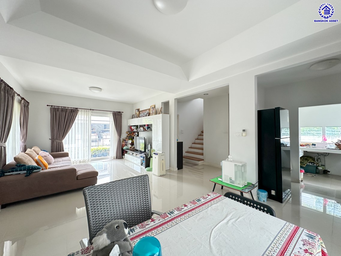 *****บ้านเดี่ยวมือสองนนทบุรี โครงการ ชัยพฤกษ์ ปิ่นเกล้า-กาญจนาฯ เนื้อที่ 88.40 ตร.ว. พื้นที่ใช้สอย 240 ตร.ม. ฟังก์ชัน 4 ห้องนอน 3 ห้องน้ำ 2 ที่จอดรถ พร้อมอยู่ สภาพแวดล้อมดี เดินทางสะดวก เชื่อมต่อถนนกาญจนาภิเษก, ถนนนครอินทร์, ถนนราชพฤกษ์ ใกล้รถไฟฟ้าสายสีม่วง "สถานีตลาดบางใหญ่" และจุดขึ้นทางด่วน "ศรีรัช"