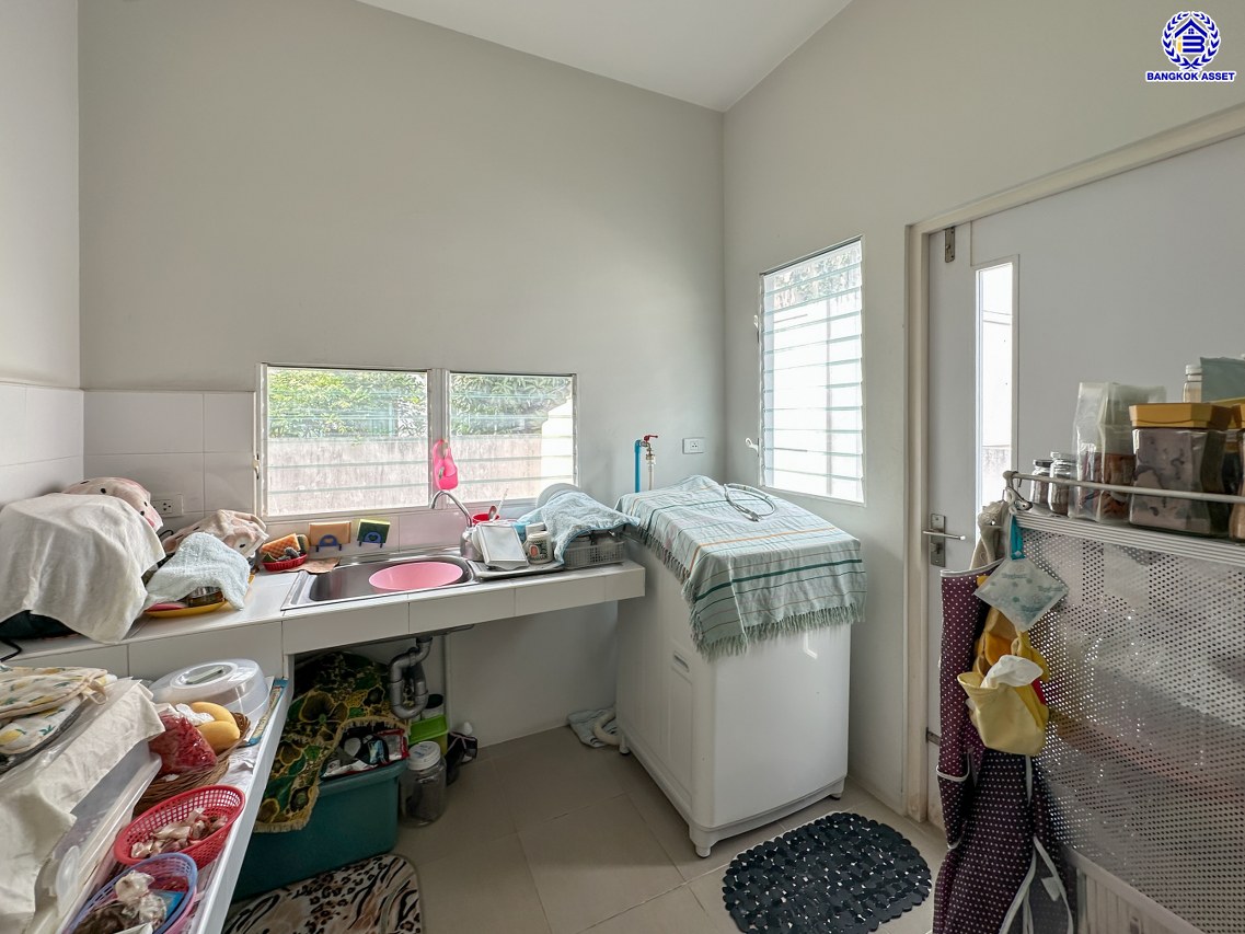 *****บ้านเดี่ยวมือสองนนทบุรี โครงการ ชัยพฤกษ์ ปิ่นเกล้า-กาญจนาฯ เนื้อที่ 88.40 ตร.ว. พื้นที่ใช้สอย 240 ตร.ม. ฟังก์ชัน 4 ห้องนอน 3 ห้องน้ำ 2 ที่จอดรถ พร้อมอยู่ สภาพแวดล้อมดี เดินทางสะดวก เชื่อมต่อถนนกาญจนาภิเษก, ถนนนครอินทร์, ถนนราชพฤกษ์ ใกล้รถไฟฟ้าสายสีม่วง "สถานีตลาดบางใหญ่" และจุดขึ้นทางด่วน "ศรีรัช"