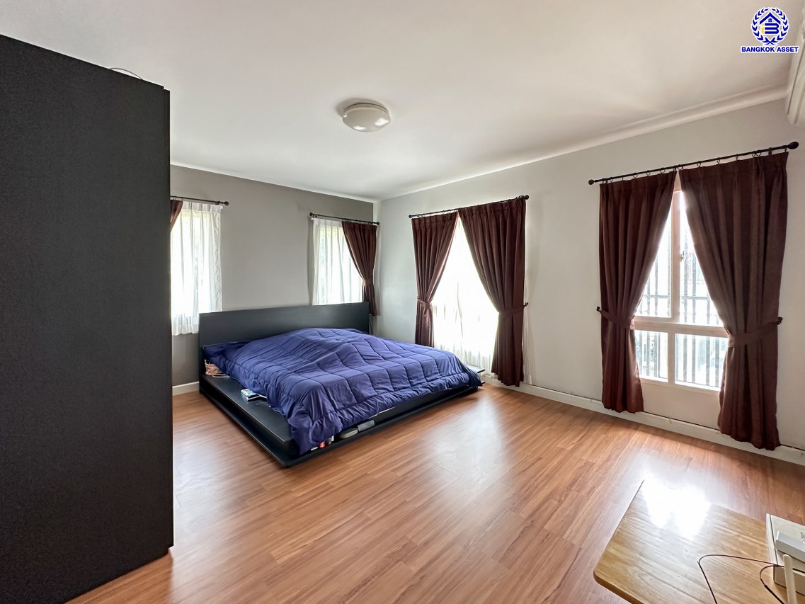 *****บ้านเดี่ยวมือสองนนทบุรี โครงการ ชัยพฤกษ์ ปิ่นเกล้า-กาญจนาฯ เนื้อที่ 88.40 ตร.ว. พื้นที่ใช้สอย 240 ตร.ม. ฟังก์ชัน 4 ห้องนอน 3 ห้องน้ำ 2 ที่จอดรถ พร้อมอยู่ สภาพแวดล้อมดี เดินทางสะดวก เชื่อมต่อถนนกาญจนาภิเษก, ถนนนครอินทร์, ถนนราชพฤกษ์ ใกล้รถไฟฟ้าสายสีม่วง "สถานีตลาดบางใหญ่" และจุดขึ้นทางด่วน "ศรีรัช"