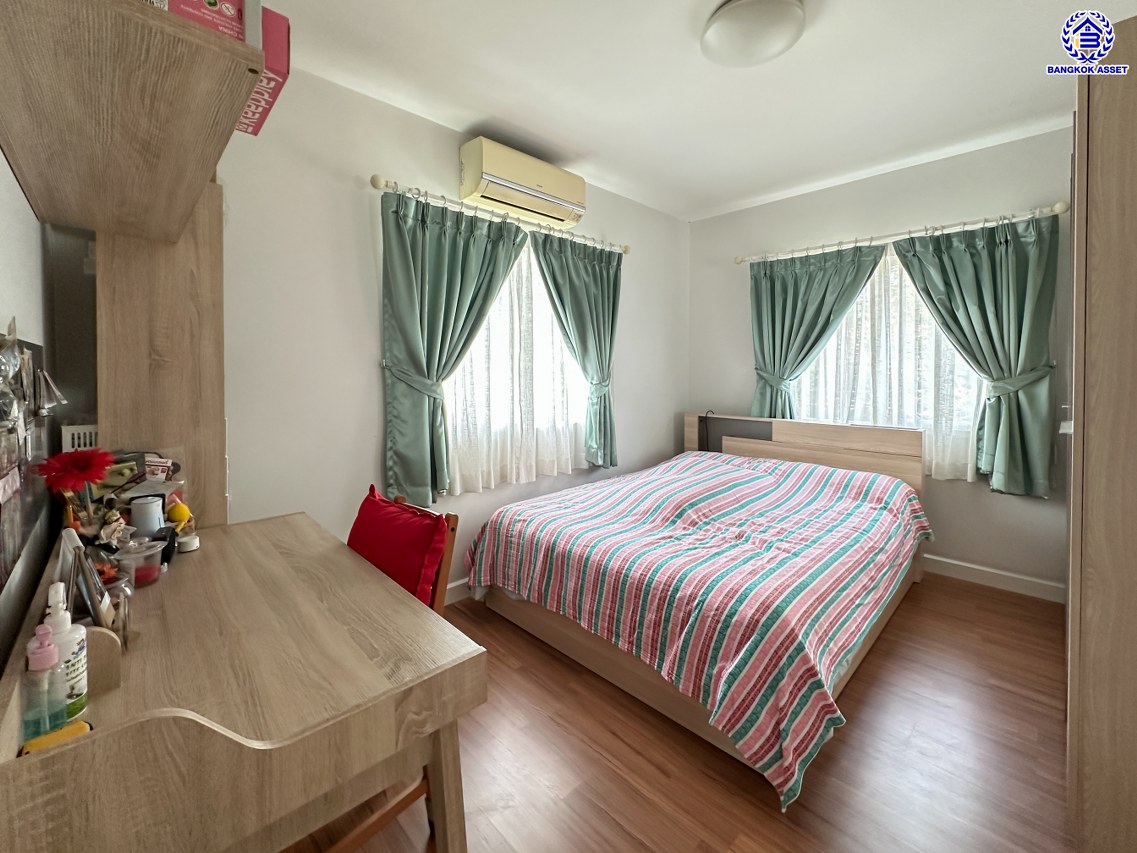 *****บ้านเดี่ยวมือสองนนทบุรี โครงการ ชัยพฤกษ์ ปิ่นเกล้า-กาญจนาฯ เนื้อที่ 88.40 ตร.ว. พื้นที่ใช้สอย 240 ตร.ม. ฟังก์ชัน 4 ห้องนอน 3 ห้องน้ำ 2 ที่จอดรถ พร้อมอยู่ สภาพแวดล้อมดี เดินทางสะดวก เชื่อมต่อถนนกาญจนาภิเษก, ถนนนครอินทร์, ถนนราชพฤกษ์ ใกล้รถไฟฟ้าสายสีม่วง "สถานีตลาดบางใหญ่" และจุดขึ้นทางด่วน "ศรีรัช"