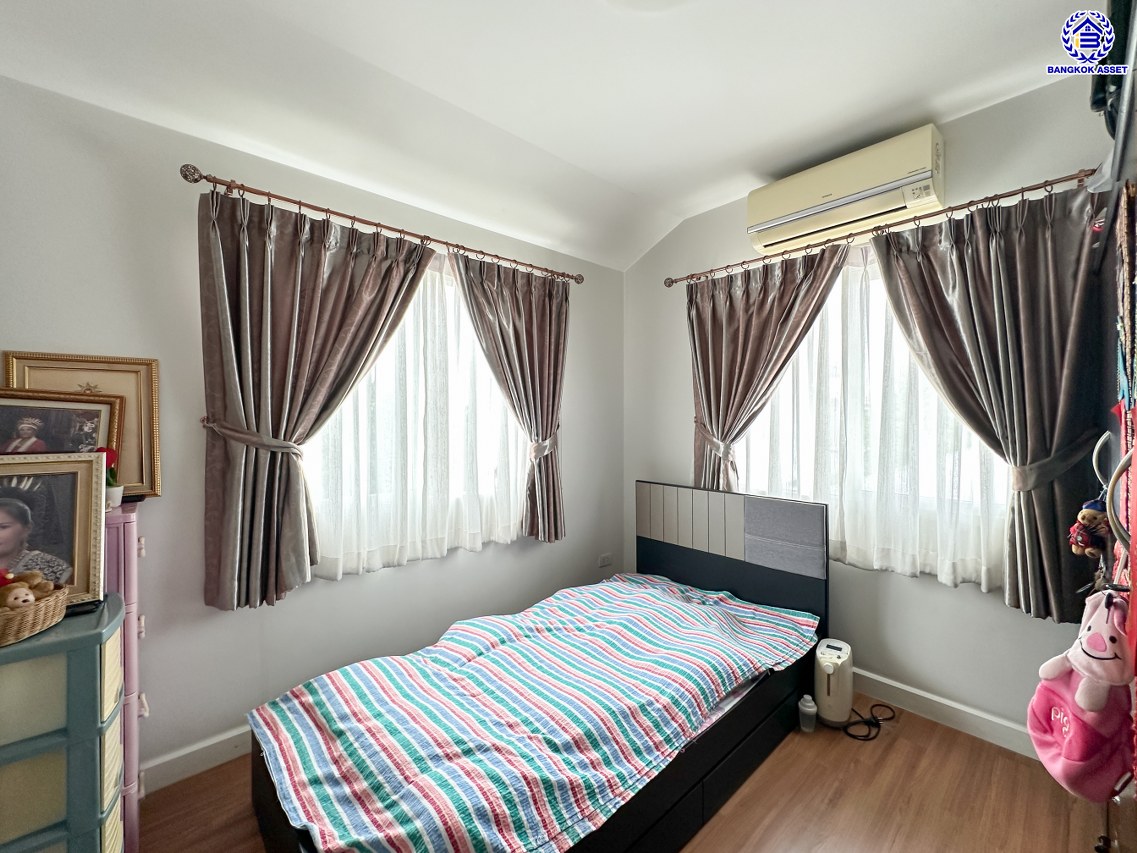 *****บ้านเดี่ยวมือสองนนทบุรี โครงการ ชัยพฤกษ์ ปิ่นเกล้า-กาญจนาฯ เนื้อที่ 88.40 ตร.ว. พื้นที่ใช้สอย 240 ตร.ม. ฟังก์ชัน 4 ห้องนอน 3 ห้องน้ำ 2 ที่จอดรถ พร้อมอยู่ สภาพแวดล้อมดี เดินทางสะดวก เชื่อมต่อถนนกาญจนาภิเษก, ถนนนครอินทร์, ถนนราชพฤกษ์ ใกล้รถไฟฟ้าสายสีม่วง "สถานีตลาดบางใหญ่" และจุดขึ้นทางด่วน "ศรีรัช"