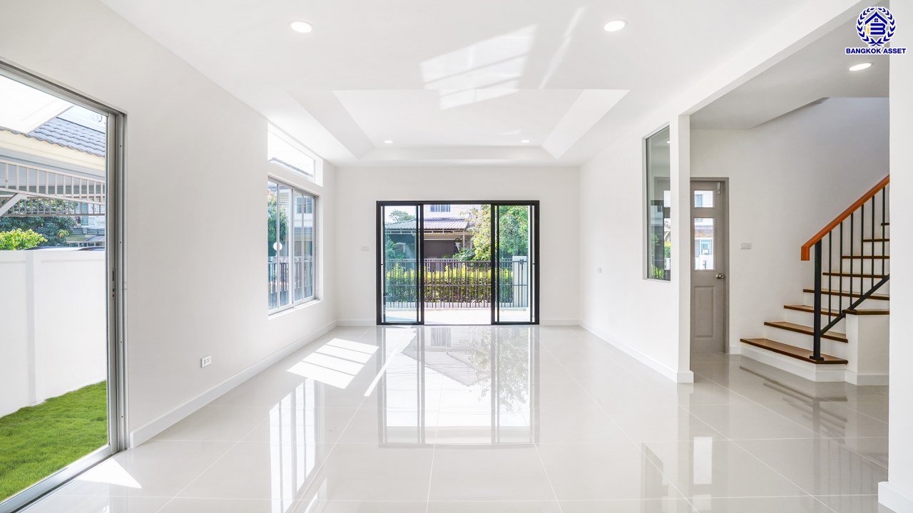 บ้านมือสองตกแต่งใหม่ โครงการ ชัยพฤกษ์ เพชรเกษม81 แบรนด์ Land&House พร้อมรองรับทุกความสุข บนเนื้อที่ 50 ตร.ว. พื้นที่ใช้สอย 194.17 ตร.ม. ฟังก์ชัน 3 ห้องนอน 3 ห้องน้ำ จอดรถได้ 2 คัน ทำเลเดินทางสะดวก เชื่อมต่อถนนเพชรเกษม ถนนมาเจริญ ใกล้เดอะมอลล์ บางแค และรถไฟฟ้าสายสีน้ำเงิน "สถานีหลักสอง"