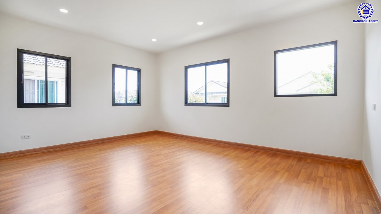 บ้านมือสองตกแต่งใหม่ โครงการ ชัยพฤกษ์ เพชรเกษม81 แบรนด์ Land&House พร้อมรองรับทุกความสุข บนเนื้อที่ 50 ตร.ว. พื้นที่ใช้สอย 194.17 ตร.ม. ฟังก์ชัน 3 ห้องนอน 3 ห้องน้ำ จอดรถได้ 2 คัน ทำเลเดินทางสะดวก เชื่อมต่อถนนเพชรเกษม ถนนมาเจริญ ใกล้เดอะมอลล์ บางแค และรถไฟฟ้าสายสีน้ำเงิน "สถานีหลักสอง"