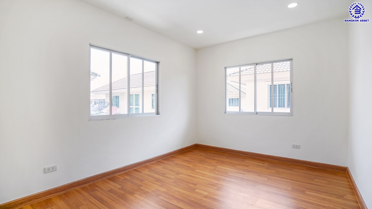 บ้านมือสองตกแต่งใหม่ โครงการ ชัยพฤกษ์ เพชรเกษม81 แบรนด์ Land&House พร้อมรองรับทุกความสุข บนเนื้อที่ 50 ตร.ว. พื้นที่ใช้สอย 194.17 ตร.ม. ฟังก์ชัน 3 ห้องนอน 3 ห้องน้ำ จอดรถได้ 2 คัน ทำเลเดินทางสะดวก เชื่อมต่อถนนเพชรเกษม ถนนมาเจริญ ใกล้เดอะมอลล์ บางแค และรถไฟฟ้าสายสีน้ำเงิน "สถานีหลักสอง"