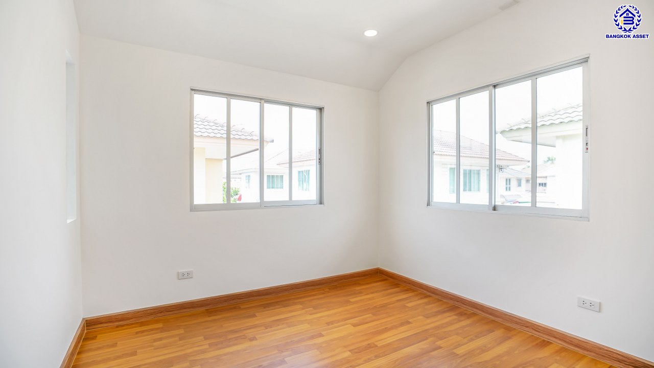 บ้านมือสองตกแต่งใหม่ โครงการ ชัยพฤกษ์ เพชรเกษม81 แบรนด์ Land&House พร้อมรองรับทุกความสุข บนเนื้อที่ 50 ตร.ว. พื้นที่ใช้สอย 194.17 ตร.ม. ฟังก์ชัน 3 ห้องนอน 3 ห้องน้ำ จอดรถได้ 2 คัน ทำเลเดินทางสะดวก เชื่อมต่อถนนเพชรเกษม ถนนมาเจริญ ใกล้เดอะมอลล์ บางแค และรถไฟฟ้าสายสีน้ำเงิน "สถานีหลักสอง"