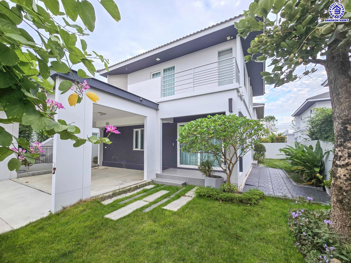 บ้านเดี่ยวมือสองนนทบุรี โครงการ ชัยพฤกษ์ เวสต์เกต คุณภาพระดับ L&H เนื้อที่กว้าง 54.00 ตร.ว. พื้นที่ใช้สอย 140 ตร.ม. ฟังก์ชัน 3 ห้องนอน 3 ห้องน้ำ บ้านใหม่สภาพดี หน้าบ้านไม่ชนใคร เป็นส่วนตัว บนทำเลแห่งการเดินทาง เชื่อมต่อถนนแก้วอินทร์, ถนนกาญจนาภิเษก ใกล้รถไฟฟ้าสายสีม่วง "สถานีตลาดบางใหญ่"...