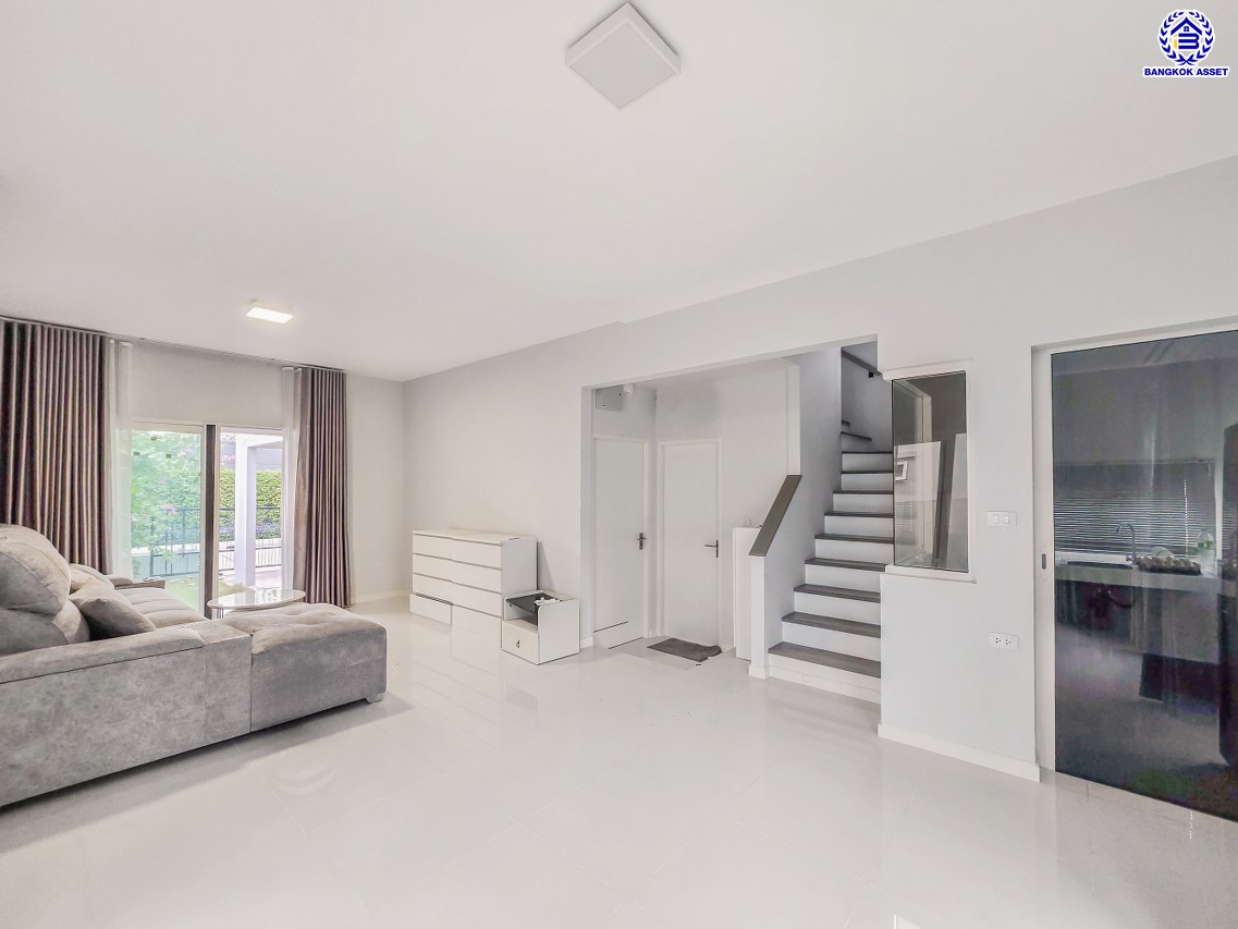 บ้านเดี่ยวมือสองนนทบุรี โครงการ ชัยพฤกษ์ เวสต์เกต คุณภาพระดับ L&H เนื้อที่กว้าง 54.00 ตร.ว. พื้นที่ใช้สอย 140 ตร.ม. ฟังก์ชัน 3 ห้องนอน 3 ห้องน้ำ บ้านใหม่สภาพดี หน้าบ้านไม่ชนใคร เป็นส่วนตัว บนทำเลแห่งการเดินทาง เชื่อมต่อถนนแก้วอินทร์, ถนนกาญจนาภิเษก ใกล้รถไฟฟ้าสายสีม่วง "สถานีตลาดบางใหญ่"...