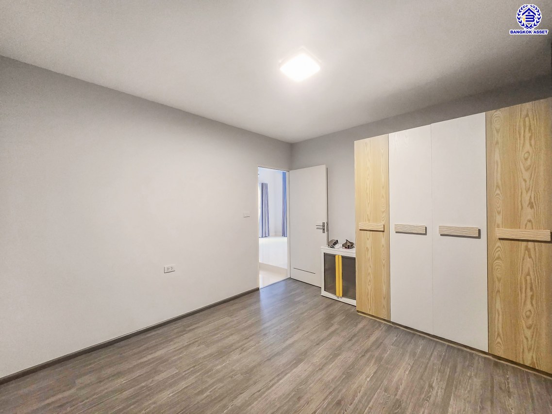 บ้านเดี่ยวมือสองนนทบุรี โครงการ ชัยพฤกษ์ เวสต์เกต คุณภาพระดับ L&H เนื้อที่กว้าง 54.00 ตร.ว. พื้นที่ใช้สอย 140 ตร.ม. ฟังก์ชัน 3 ห้องนอน 3 ห้องน้ำ บ้านใหม่สภาพดี หน้าบ้านไม่ชนใคร เป็นส่วนตัว บนทำเลแห่งการเดินทาง เชื่อมต่อถนนแก้วอินทร์, ถนนกาญจนาภิเษก ใกล้รถไฟฟ้าสายสีม่วง "สถานีตลาดบางใหญ่"...