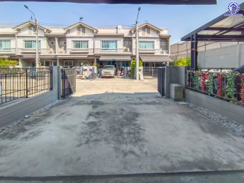 *****ทาวน์เฮ้าส์มือสองนนทบุรี โครงการ อินดี้ ปิ่นเกล้า-สิรินธร เนื้อที่กว้าง 21 ตร.ว. พื้นที่ใช้สอย 122 ตร.ม. ฟังก์ชัน 3 ห้องนอน 3 ห้องน้ำ 2  ที่จอดรถ บนทำเลเดินทางสะดวก เชื่อมต่อถนนนครอินทร์, ถนนราชพฤกษ์ ถนนบางกรวย-ไทรน้อย, ถนนจรัญสนิทวงศ์ ใกล้รถไฟฟ้าสายสีแดง "สถานีบางบำหรุ" และจุดขึ้นทางด่วน "พระราม7"