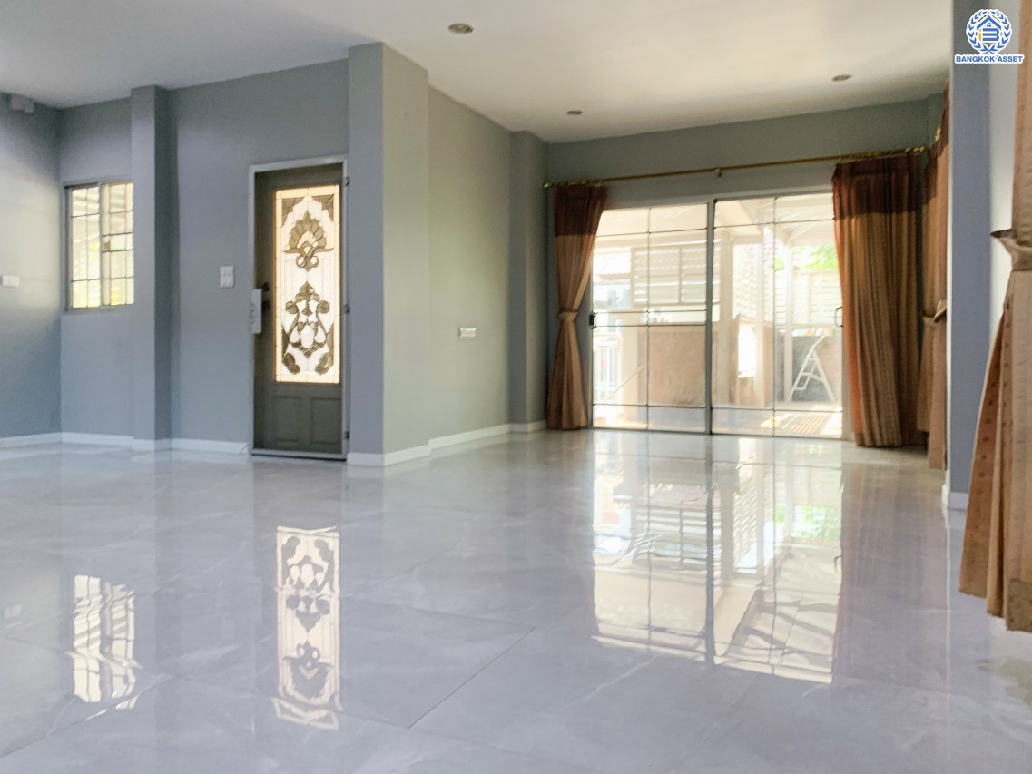 *****บ้านแฝดบ้านมือสอง โครงการ ธนาสิริ ปิ่นเกล้า-ราชพฤกษ์ หลังริม เนื้อที่ 43.20 ตร.ว. พื้นที่ใช้สอย 160 ตร.ม. 3 ห้องนอน 3 ห้องน้ำ 1 ที่จอดรถ บนทำเลติด ถนนราชพฤกษ์ ใกล้รถไฟฟ้าสายสีม่วง "สถานีบางรักน้อยท่าอิฐ" และจุดขึ้นทางด่วน "กาญจนาภิเษก"