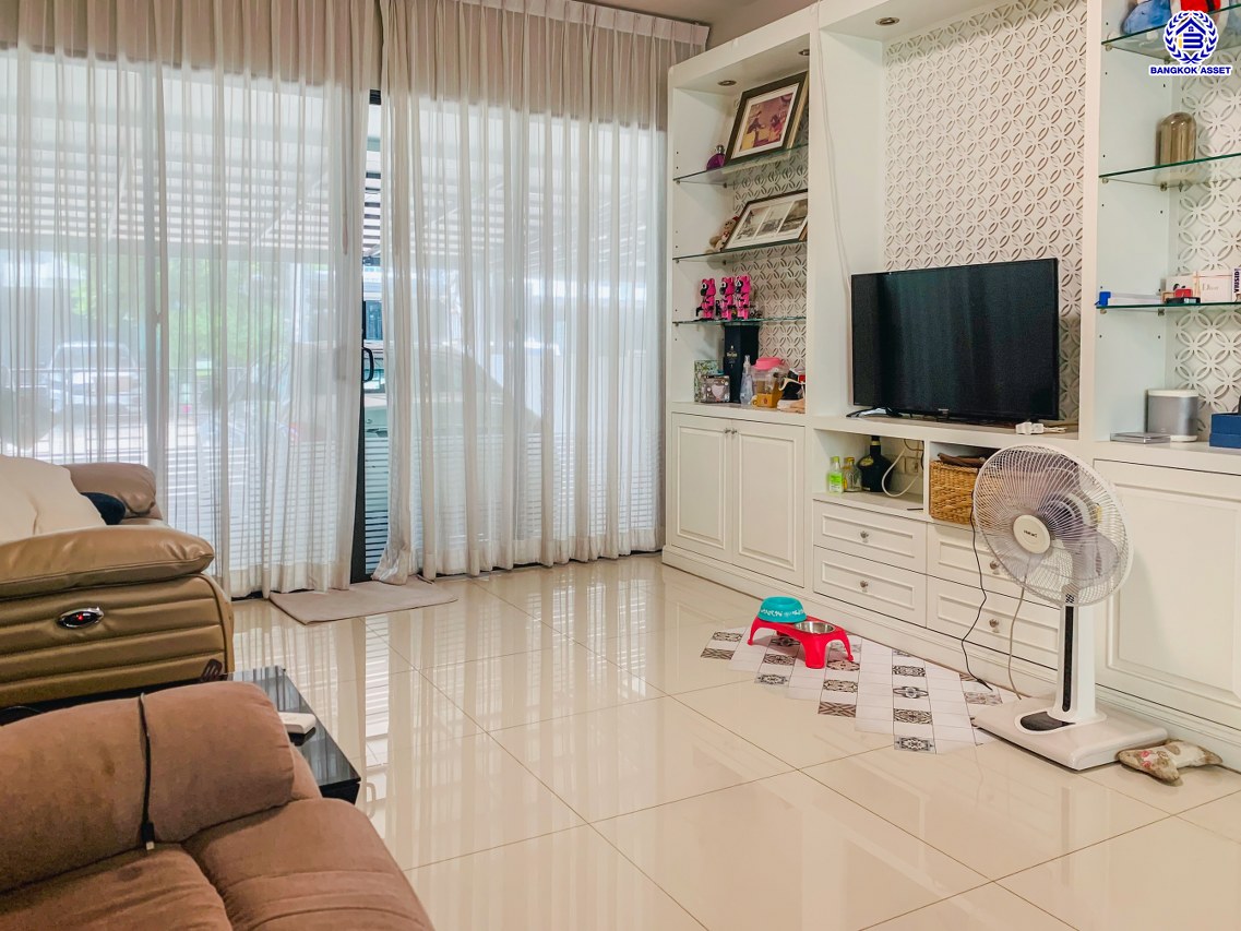 *****ทาวน์โฮมมือสองกรุงเทพฯ โครงการ เฌอคูน สาทร-ราชพฤกษ์ เนื้อที่กว้าง 21.40 ตร.ว. พื้นที่ใช้สอย 150 ตร.ม. ฟังก์ชัน 3 ห้องนอน 3 ห้องน้ำ 2 ที่จอดรถ แถมฟรี! เครื่องปรับอากาศ, เครื่องทำน้ำอุ่น พร้อมเข้าอยู่ บนทำเลเชื่อมต่อถนนราชพฤกษ์, ถนนกาญจนาภิเษก, ถนนบรมราชชนนี และใกล้รถไฟฟ้าสายสีแดง "สถานีตลิ่งชัน" จองเลย!