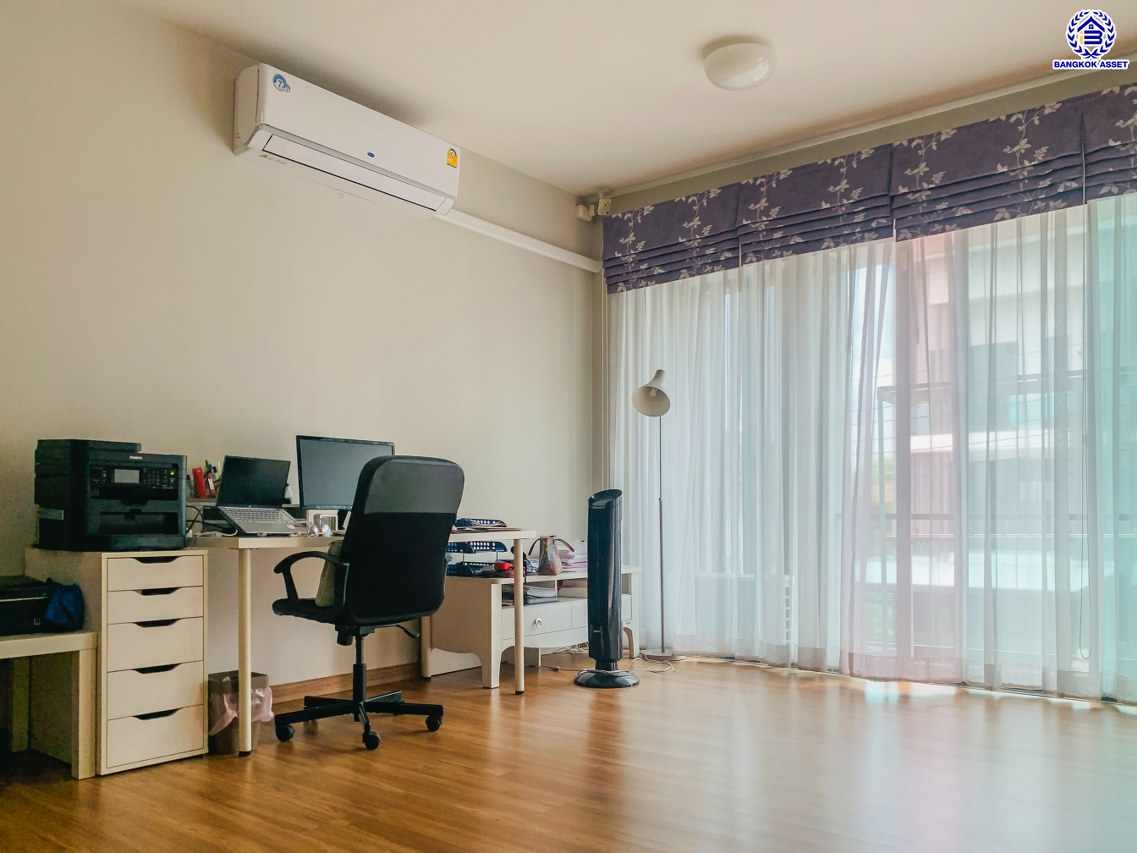 *****ทาวน์โฮมมือสองกรุงเทพฯ โครงการ เฌอคูน สาทร-ราชพฤกษ์ เนื้อที่กว้าง 21.40 ตร.ว. พื้นที่ใช้สอย 150 ตร.ม. ฟังก์ชัน 3 ห้องนอน 3 ห้องน้ำ 2 ที่จอดรถ แถมฟรี! เครื่องปรับอากาศ, เครื่องทำน้ำอุ่น พร้อมเข้าอยู่ บนทำเลเชื่อมต่อถนนราชพฤกษ์, ถนนกาญจนาภิเษก, ถนนบรมราชชนนี และใกล้รถไฟฟ้าสายสีแดง "สถานีตลิ่งชัน" จองเลย!