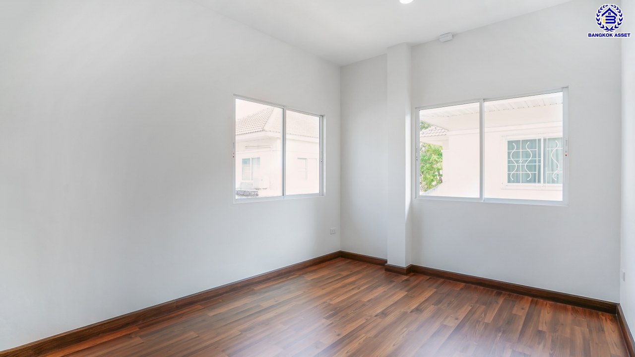 บ้านมือสองตกแต่งใหม่ โครงการ เพอร์เฟคเพลส พระราม5-ราชพฤกษ์ จาก Property Perfect เนื้อที่ 60.7 ตร.ว. พื้นที่ใช้สอย 196.02 ตร.ม. ฟังก์ชัน 3 ห้องนอน 3 ห้องน้ำ 2 ที่จอดรถ พร้อม Facility ภายในโครงการครบครันตอบโจทย์ทุกการใช้ชีวิตด้วยบ้านเดี่ยวใจกลาง Community ชั้นนำมากมาย...