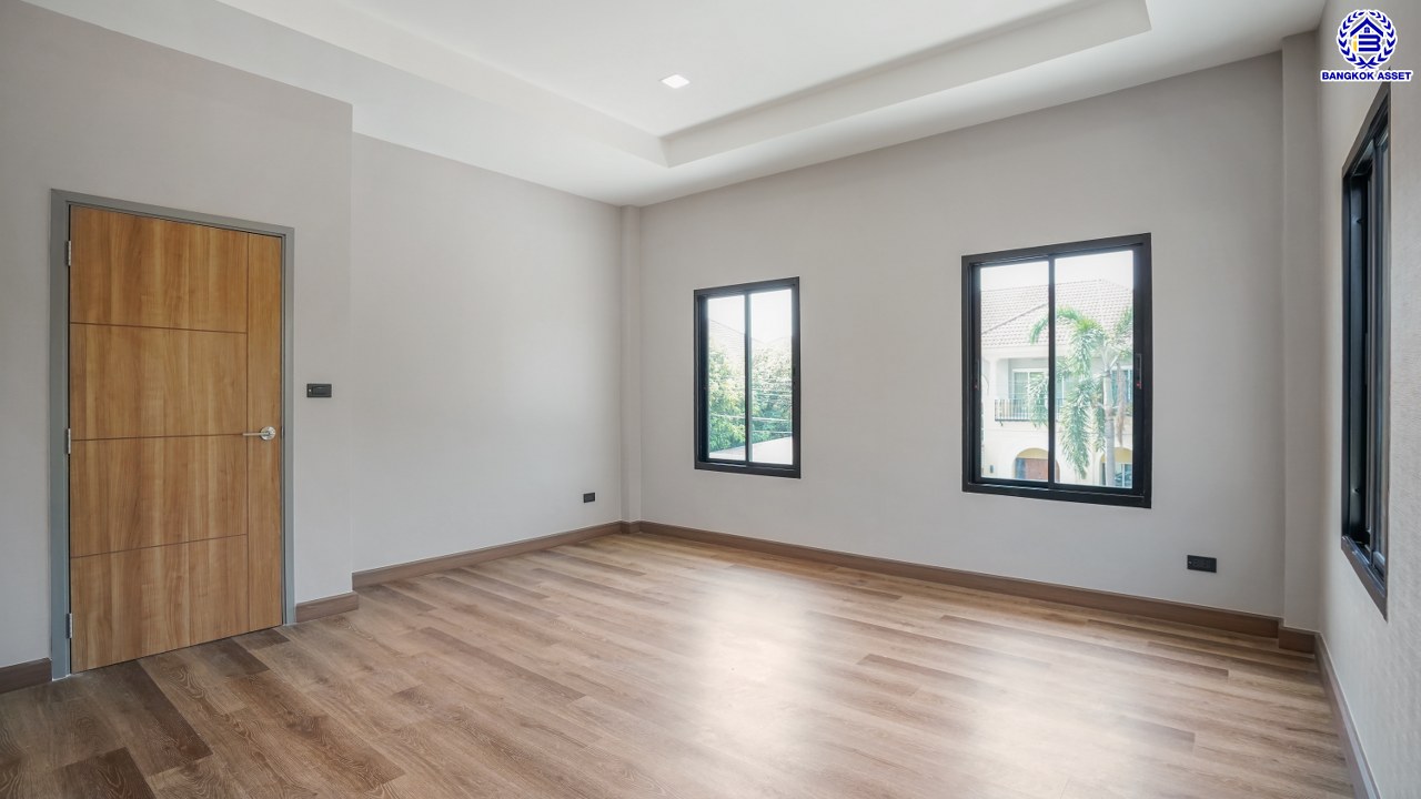 บ้านมือสองตกแต่งใหม่ โครงการ เดอะซิตี้ ปิ่นเกล้า แบรนด์ AP Thai เนื้อที่ 105 ตร.ว. พื้นที่ใช้สอย 497.06 ตร.ม. ฟังก์ชัน 4 ห้องนอน 4 ห้องน้ำ 1 ห้องอเนกประสงค์ 1 ห้องแม่บ้าน 2 ที่จอดรถ พร้อม Facility ภายในโครงการครบครัน บนทำเลที่ดีที่สุด เชื่อมต่อถนนบรมราชชนนี, ถนนพุทธมณฑล ใกล้ทางคู่ขนานลอยฟ้าบรมราชชนนี และเซ็นทรัล ปิ่นเกล้า