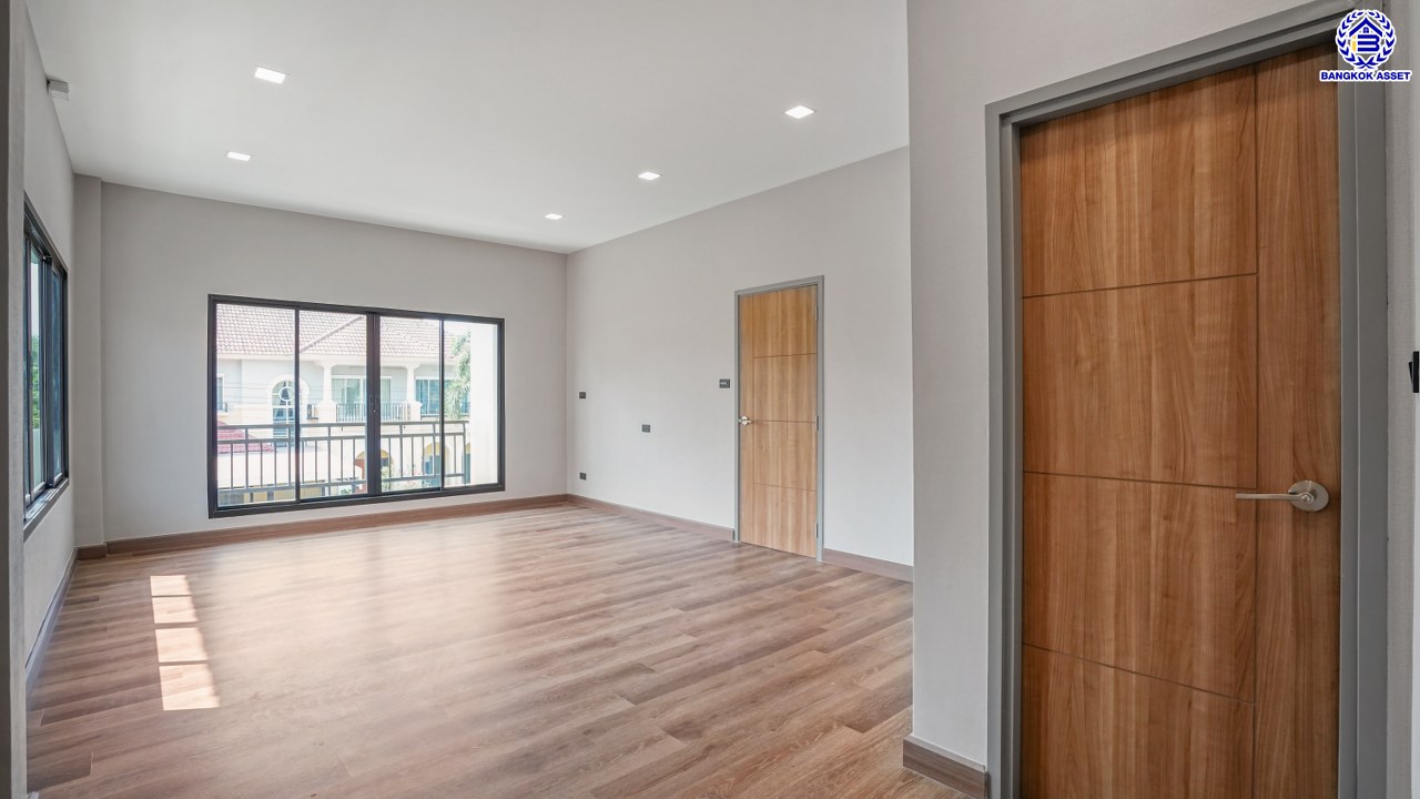 บ้านมือสองตกแต่งใหม่ โครงการ เดอะซิตี้ ปิ่นเกล้า แบรนด์ AP Thai เนื้อที่ 105 ตร.ว. พื้นที่ใช้สอย 497.06 ตร.ม. ฟังก์ชัน 4 ห้องนอน 4 ห้องน้ำ 1 ห้องอเนกประสงค์ 1 ห้องแม่บ้าน 2 ที่จอดรถ พร้อม Facility ภายในโครงการครบครัน บนทำเลที่ดีที่สุด เชื่อมต่อถนนบรมราชชนนี, ถนนพุทธมณฑล ใกล้ทางคู่ขนานลอยฟ้าบรมราชชนนี และเซ็นทรัล ปิ่นเกล้า