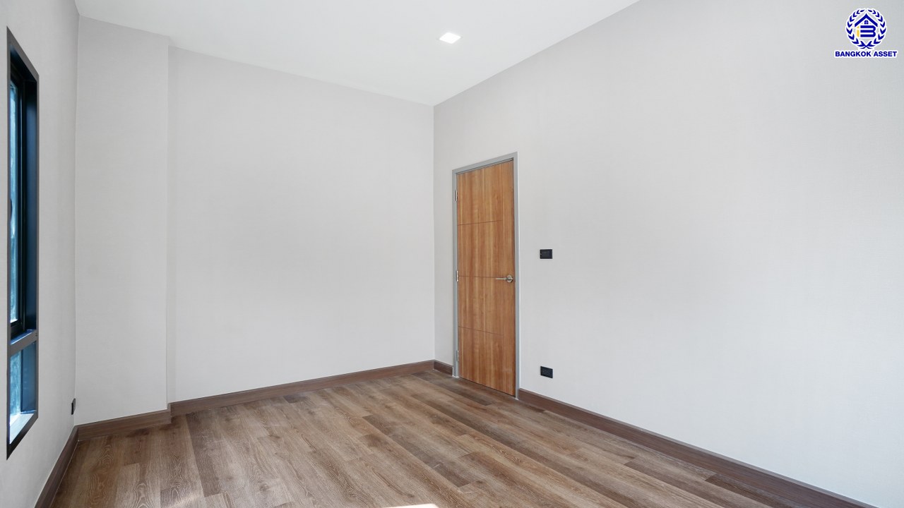 บ้านมือสองตกแต่งใหม่ โครงการ เดอะซิตี้ ปิ่นเกล้า แบรนด์ AP Thai เนื้อที่ 105 ตร.ว. พื้นที่ใช้สอย 497.06 ตร.ม. ฟังก์ชัน 4 ห้องนอน 4 ห้องน้ำ 1 ห้องอเนกประสงค์ 1 ห้องแม่บ้าน 2 ที่จอดรถ พร้อม Facility ภายในโครงการครบครัน บนทำเลที่ดีที่สุด เชื่อมต่อถนนบรมราชชนนี, ถนนพุทธมณฑล ใกล้ทางคู่ขนานลอยฟ้าบรมราชชนนี และเซ็นทรัล ปิ่นเกล้า