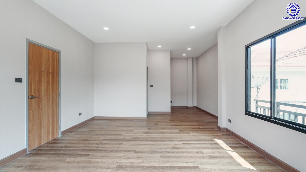 บ้านมือสองตกแต่งใหม่ โครงการ เดอะซิตี้ ปิ่นเกล้า แบรนด์ AP Thai เนื้อที่ 105 ตร.ว. พื้นที่ใช้สอย 497.06 ตร.ม. ฟังก์ชัน 4 ห้องนอน 4 ห้องน้ำ 1 ห้องอเนกประสงค์ 1 ห้องแม่บ้าน 2 ที่จอดรถ พร้อม Facility ภายในโครงการครบครัน บนทำเลที่ดีที่สุด เชื่อมต่อถนนบรมราชชนนี, ถนนพุทธมณฑล ใกล้ทางคู่ขนานลอยฟ้าบรมราชชนนี และเซ็นทรัล ปิ่นเกล้า