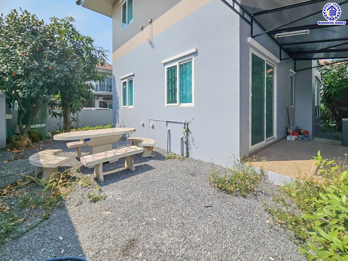 บ้านแฝดมือสองนนทบุรี โครงการ ลภาวัน21 ชัยพฤกษ์-แจ้งวัฒนะ หลังมุม เนื้อที่ 45.70 ตร.ว. พื้นที่ใช้สอย 160 ตร.ม. ฟังก์ชัน 4 ห้องนอน 3 ห้องน้ำ 2 ที่จอดรถ พร้อมเข้าอยู่ บนทำเลเข้า-ออกในเมืองได้ง่าย เชื่อมต่อถนนชัยพฤกษ์ ถนนกาญจนาภิเษก ถนนราชพฤกษ์ ใกล้โรบินสัน ไลฟ์ไตล์ ราชพฤกษ์...